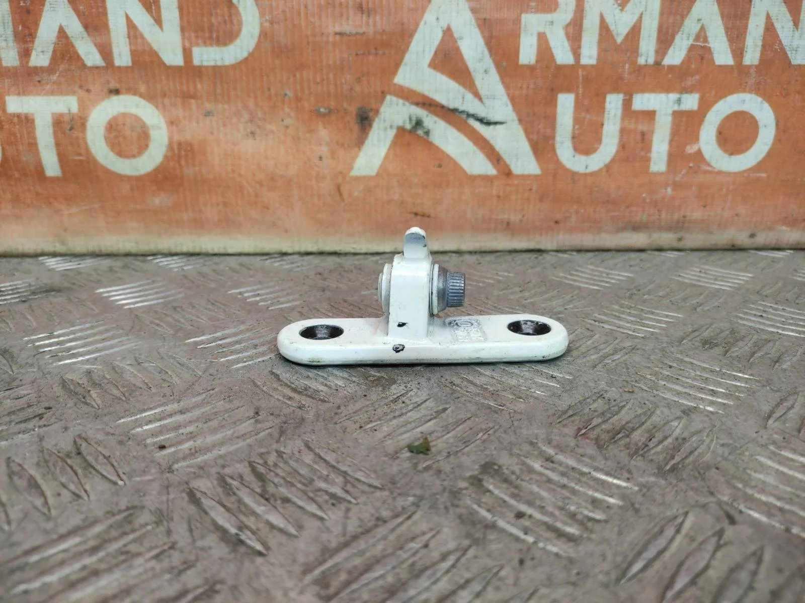 Петля двери верхняя Mercedes A-Class 2012-2018 W176