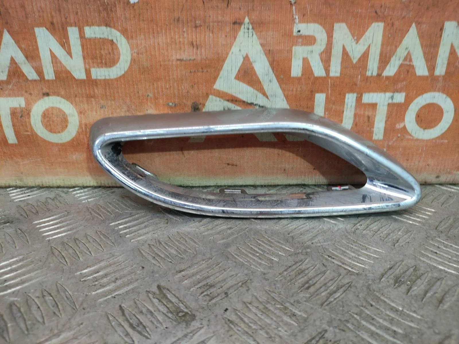 Окантовка выхлопной трубы Mercedes GLC-Class 2015-2019 X253