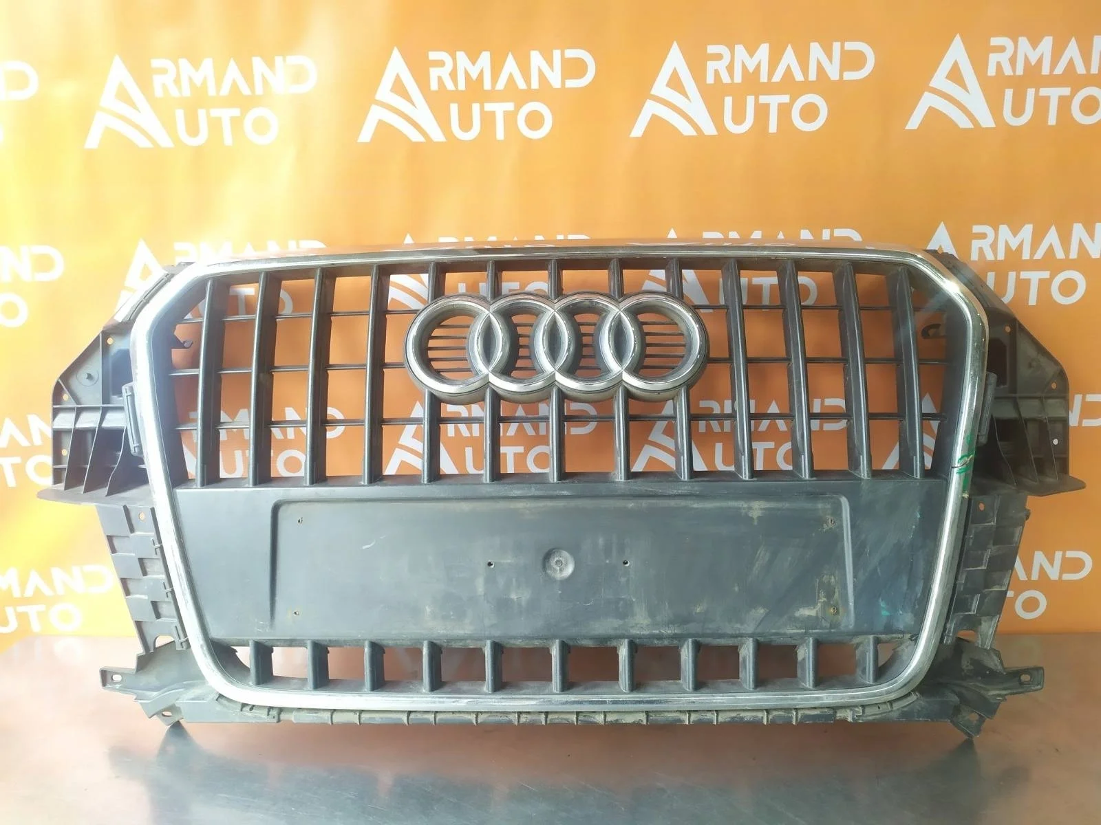 Решетка радиатора Audi Q3 2011-2014 8U