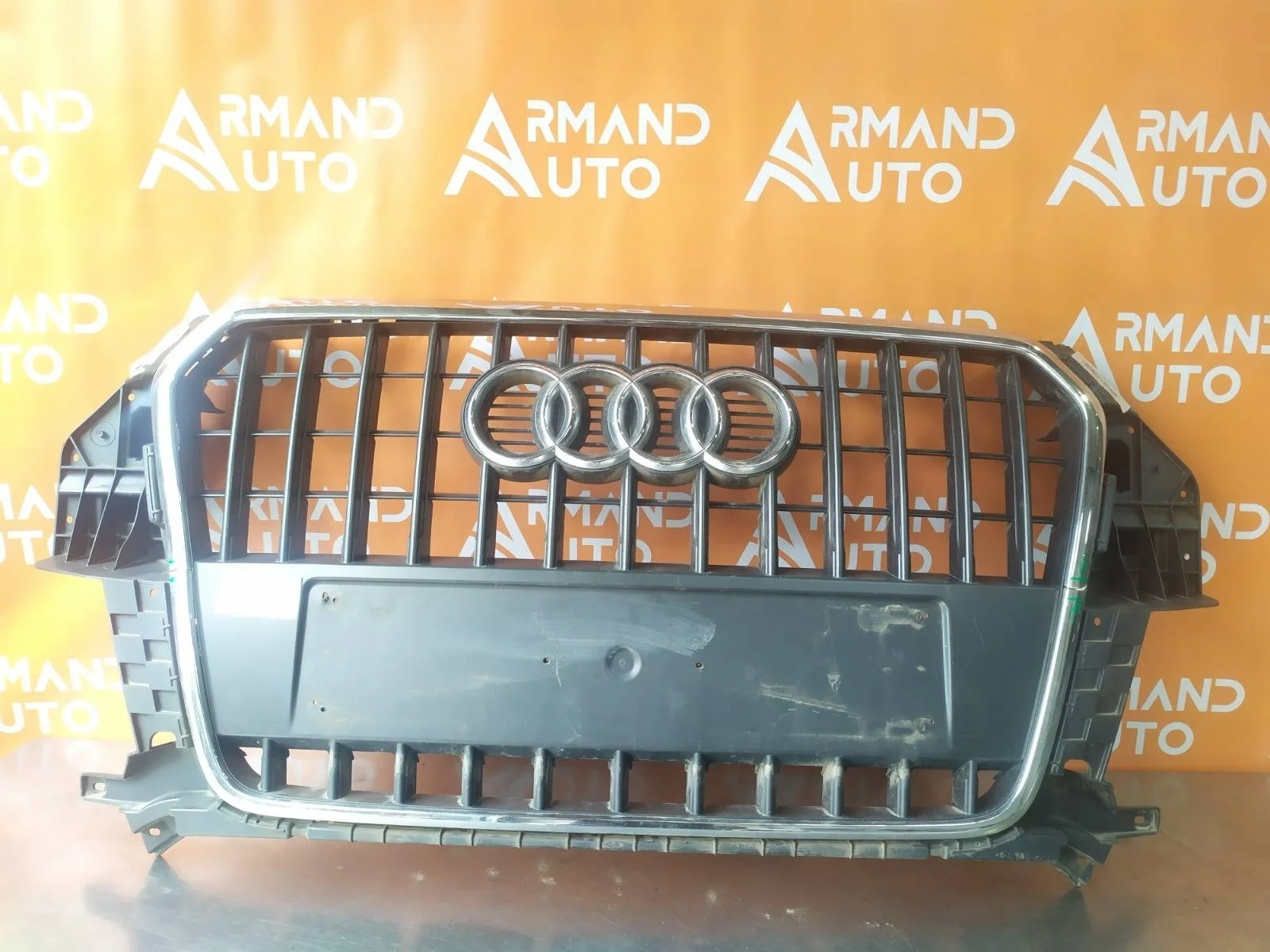 Решетка радиатора Audi Q3 2011-2014 8U