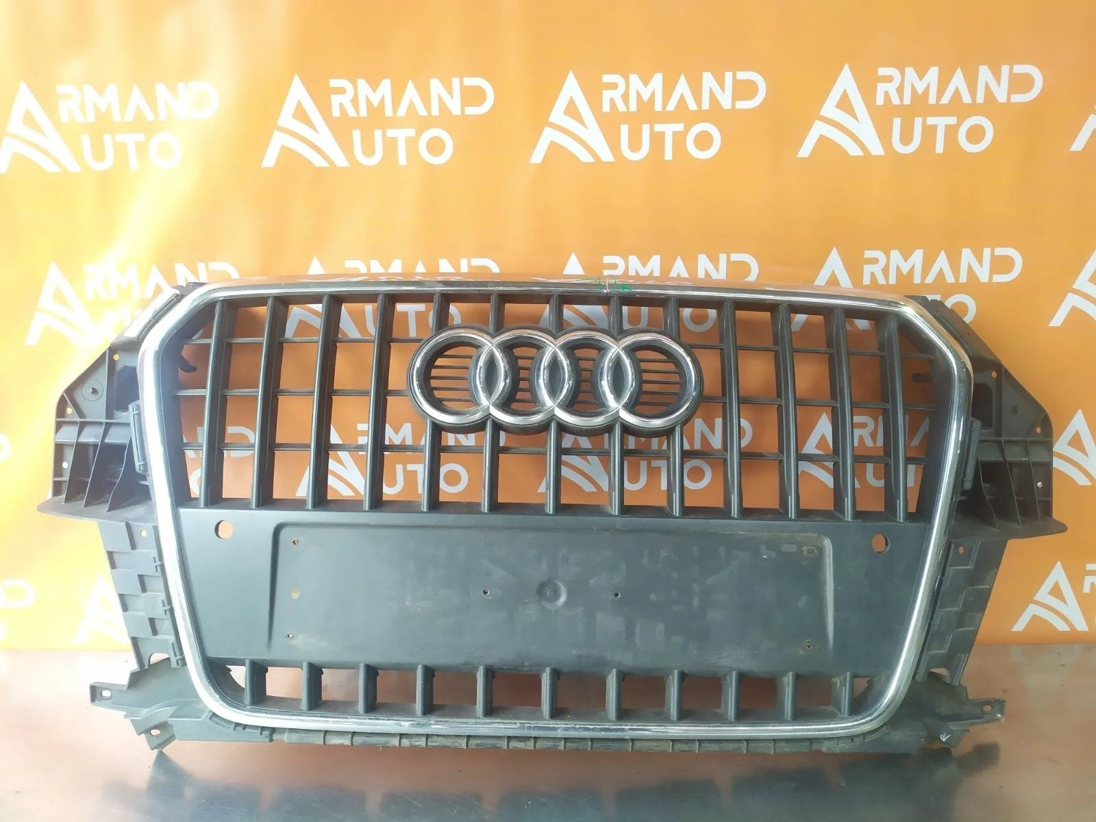 Решетка радиатора Audi Q3 2011-2014 8U
