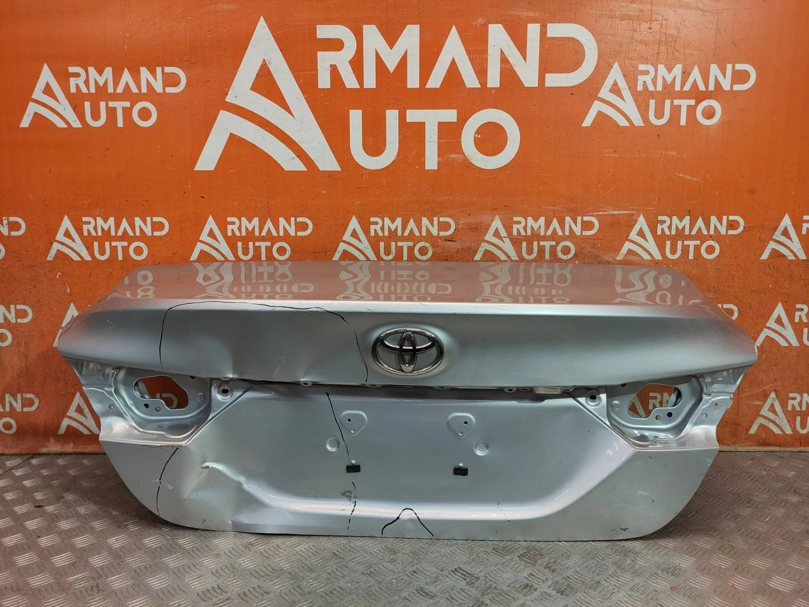 Крышка багажника Toyota Camry 2017-нв 8 XV70