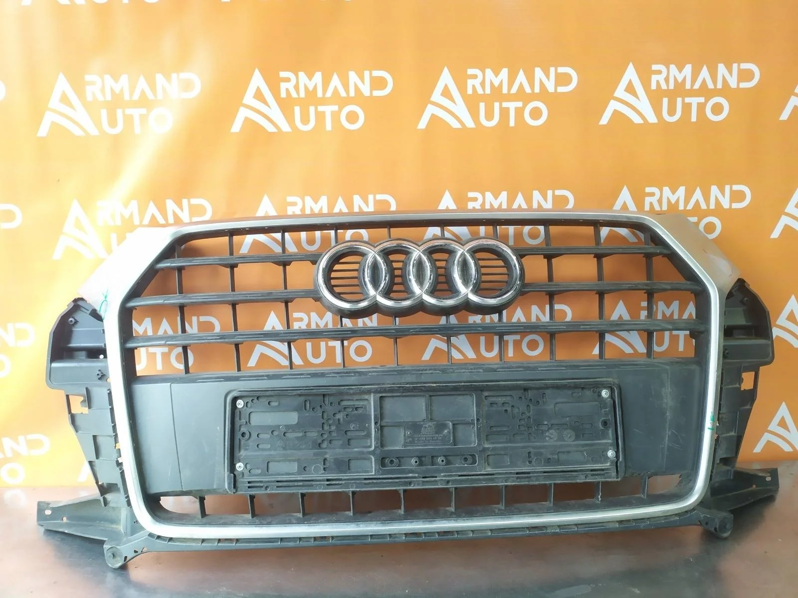Решетка радиатора Audi Q3 2014-2018 8U