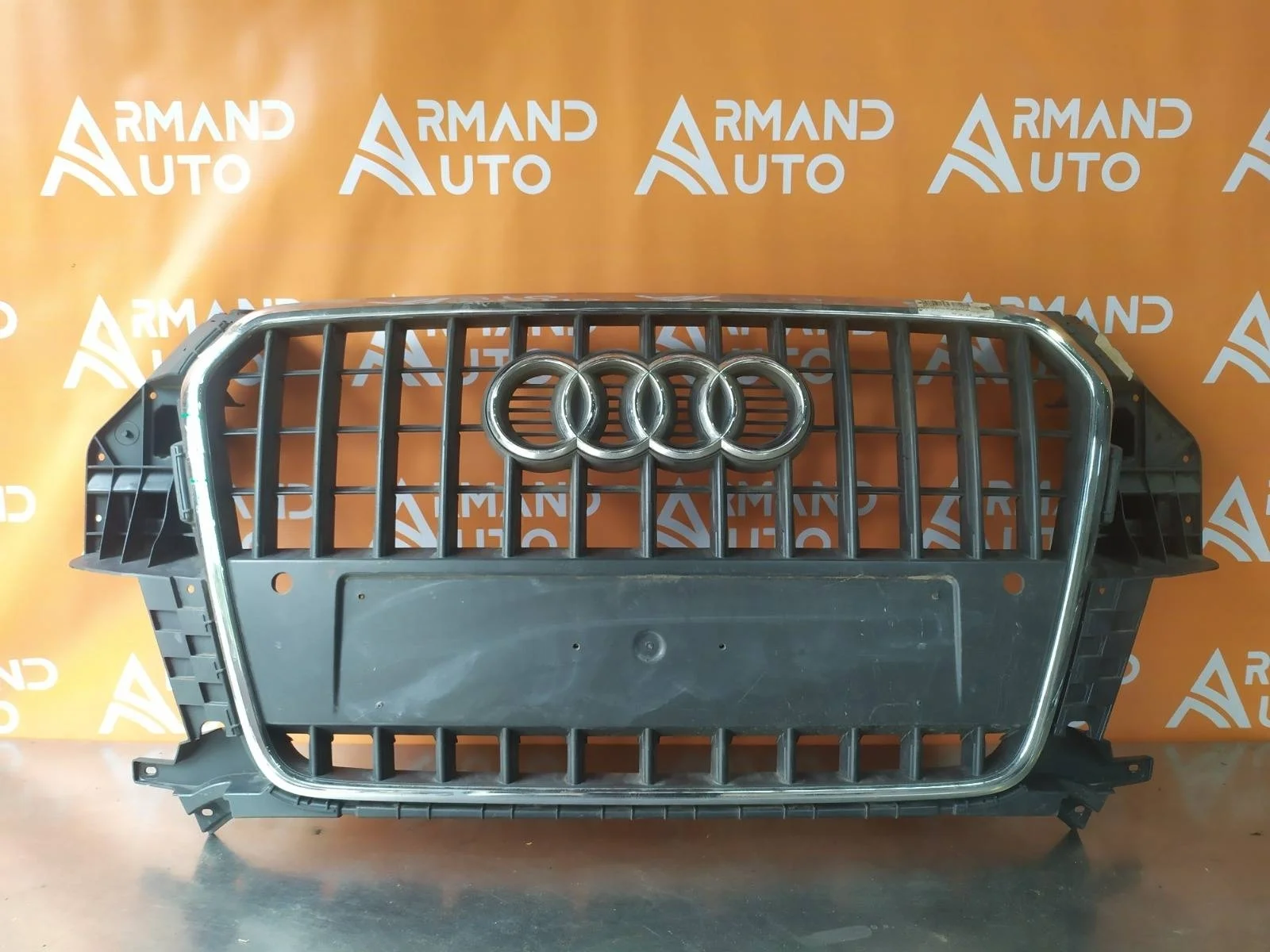 Решетка радиатора Audi Q3 2011-2014 8U
