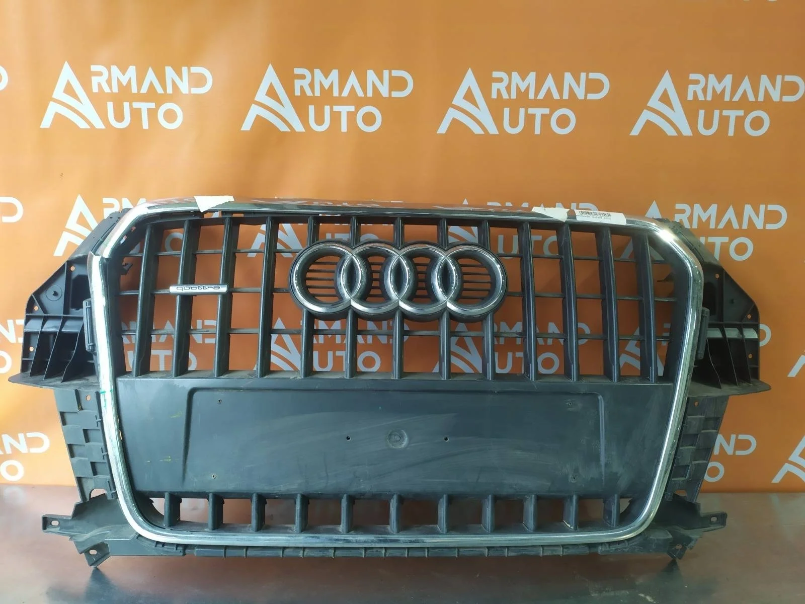 Решетка радиатора Audi Q3 2011-2014 8U