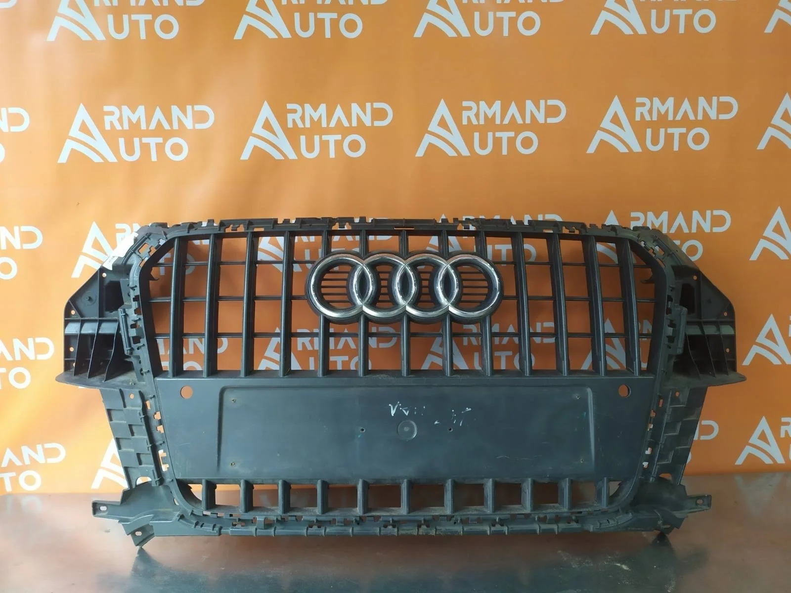 Решетка радиатора Audi Q3 2011-2014 8U