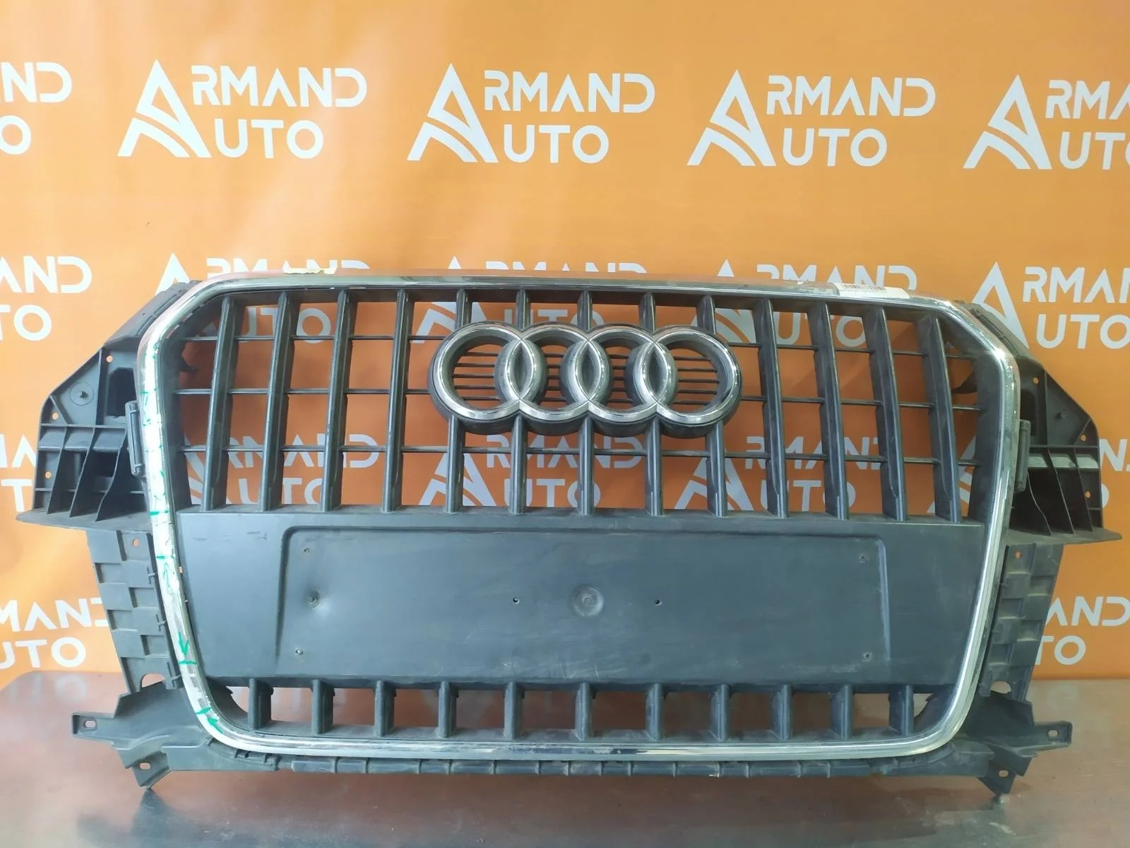 Решетка радиатора Audi Q3 2011-2014 8U