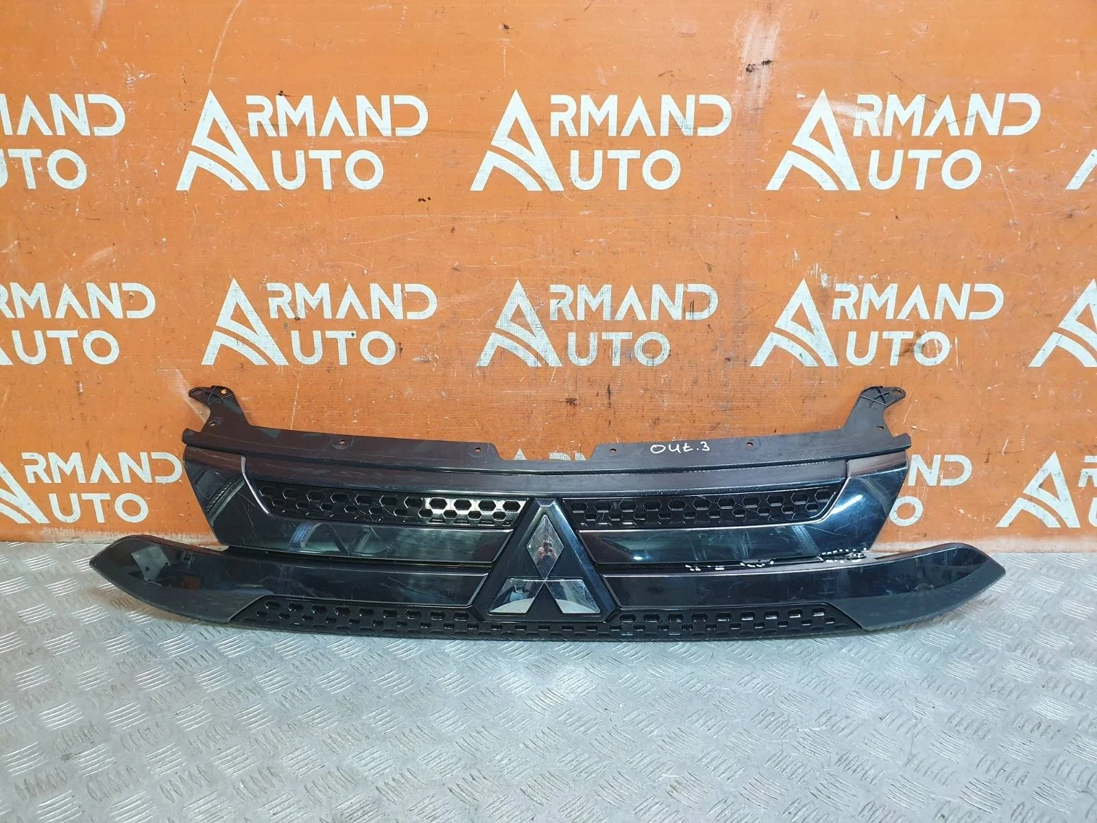 Решетка радиатора Mitsubishi Outlander 2018-нв 3