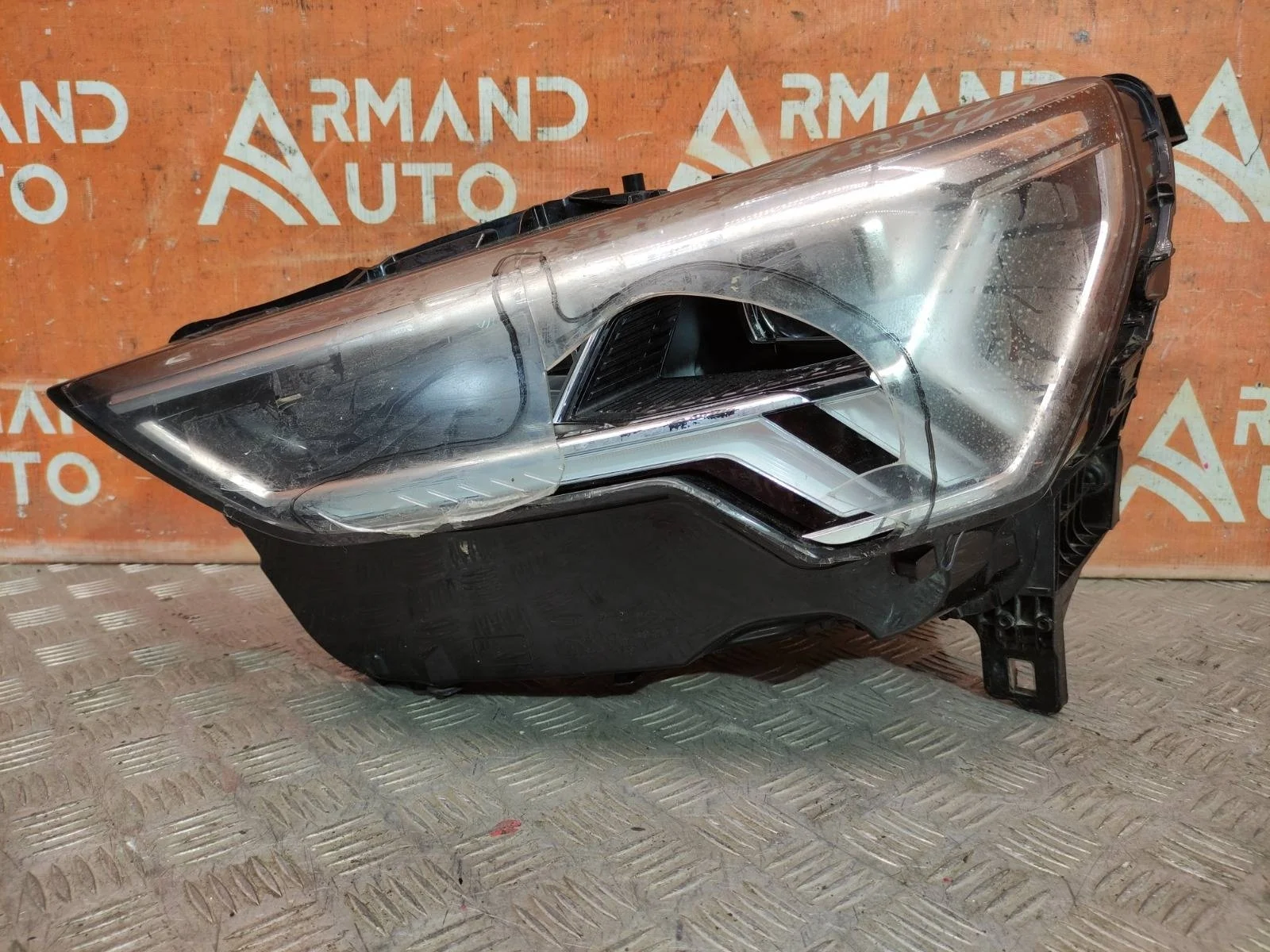 Фара Audi Q3 2018-нв F3