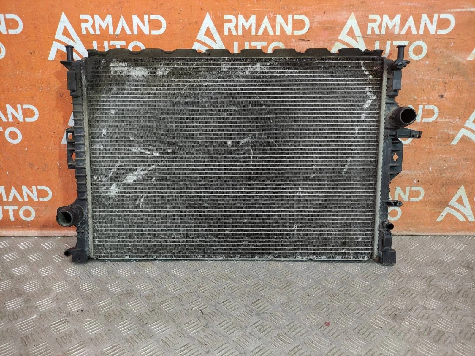 Радиатор двигателя (двс) Volvo XC70 2007-2016