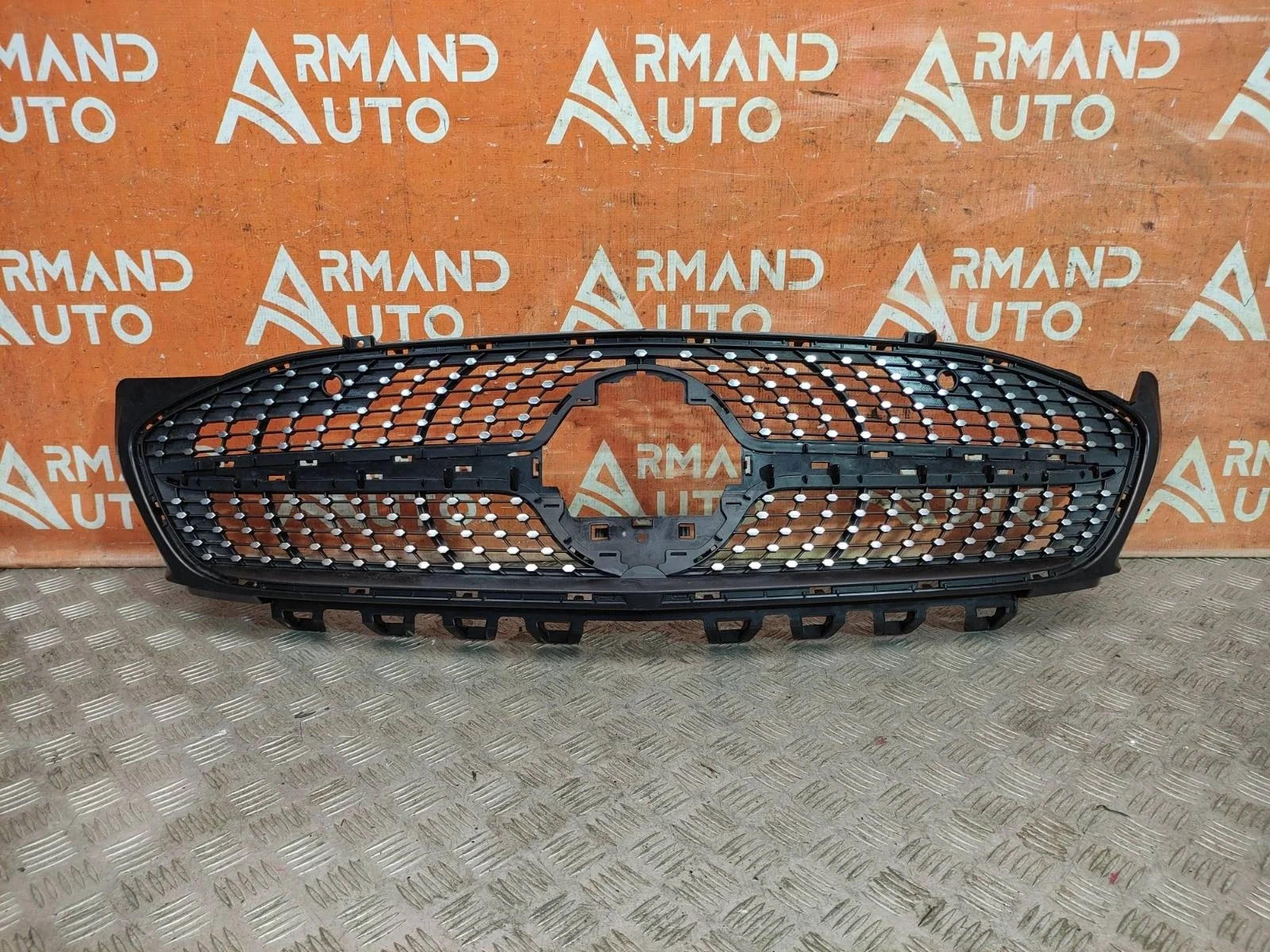 Решетка радиатора Mercedes CLA-Class 2019-нв C118