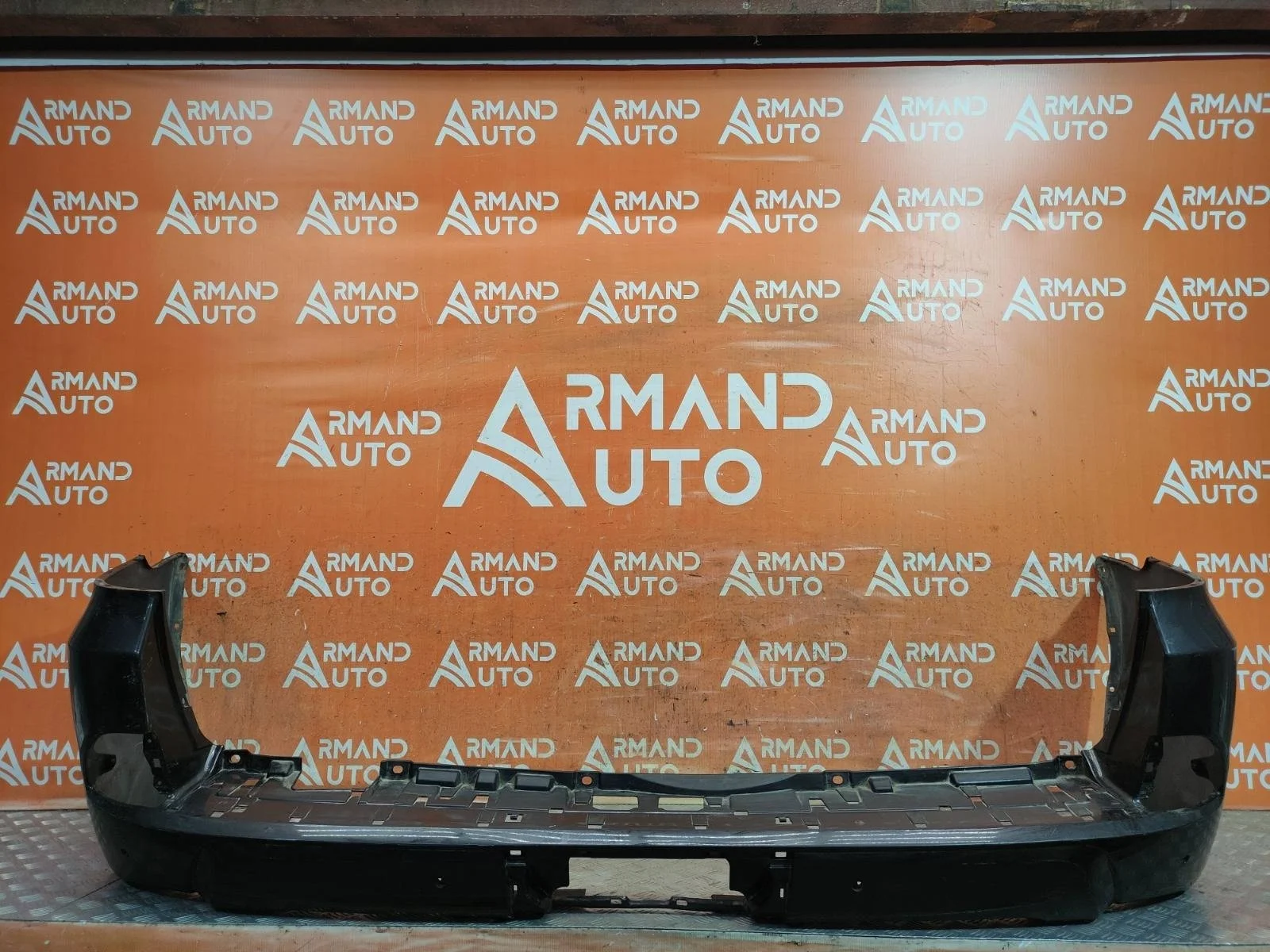 Бампер Lexus LX 2015-2023 URJ200