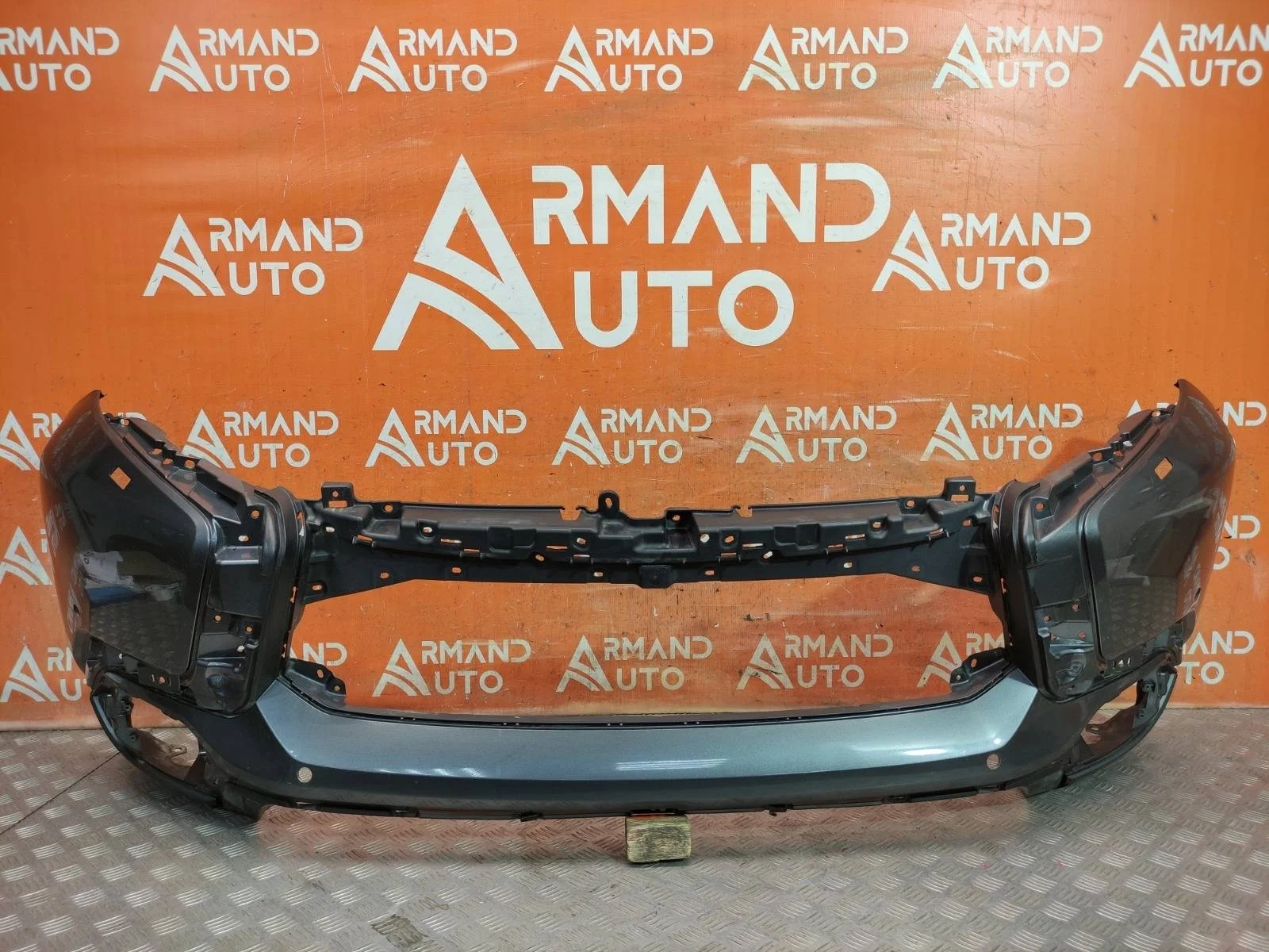 Бампер Mitsubishi Pajero Sport 2015-2021 3