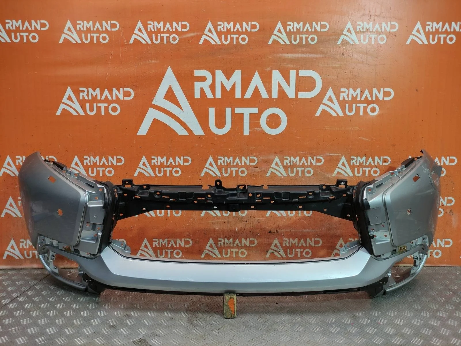 Бампер Mitsubishi Pajero Sport 2015-2021 3
