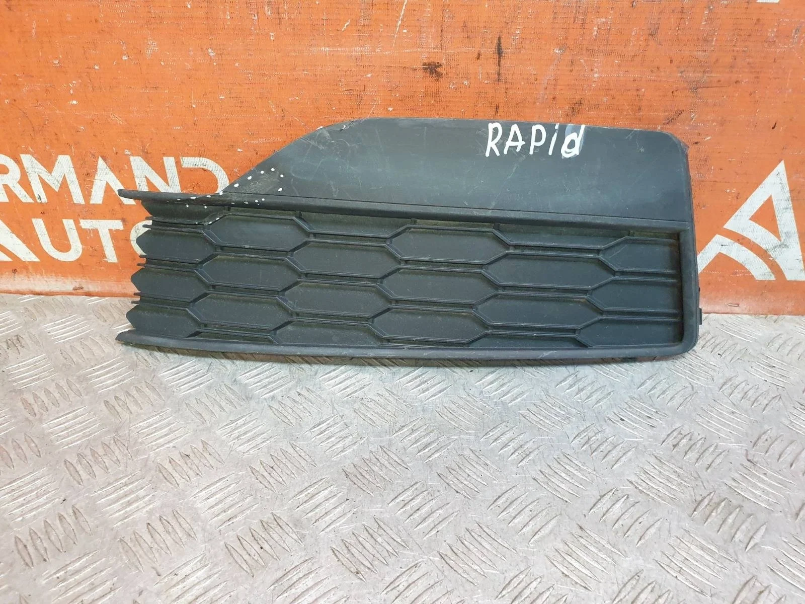 Решетка бампера Skoda Rapid 2020-нв