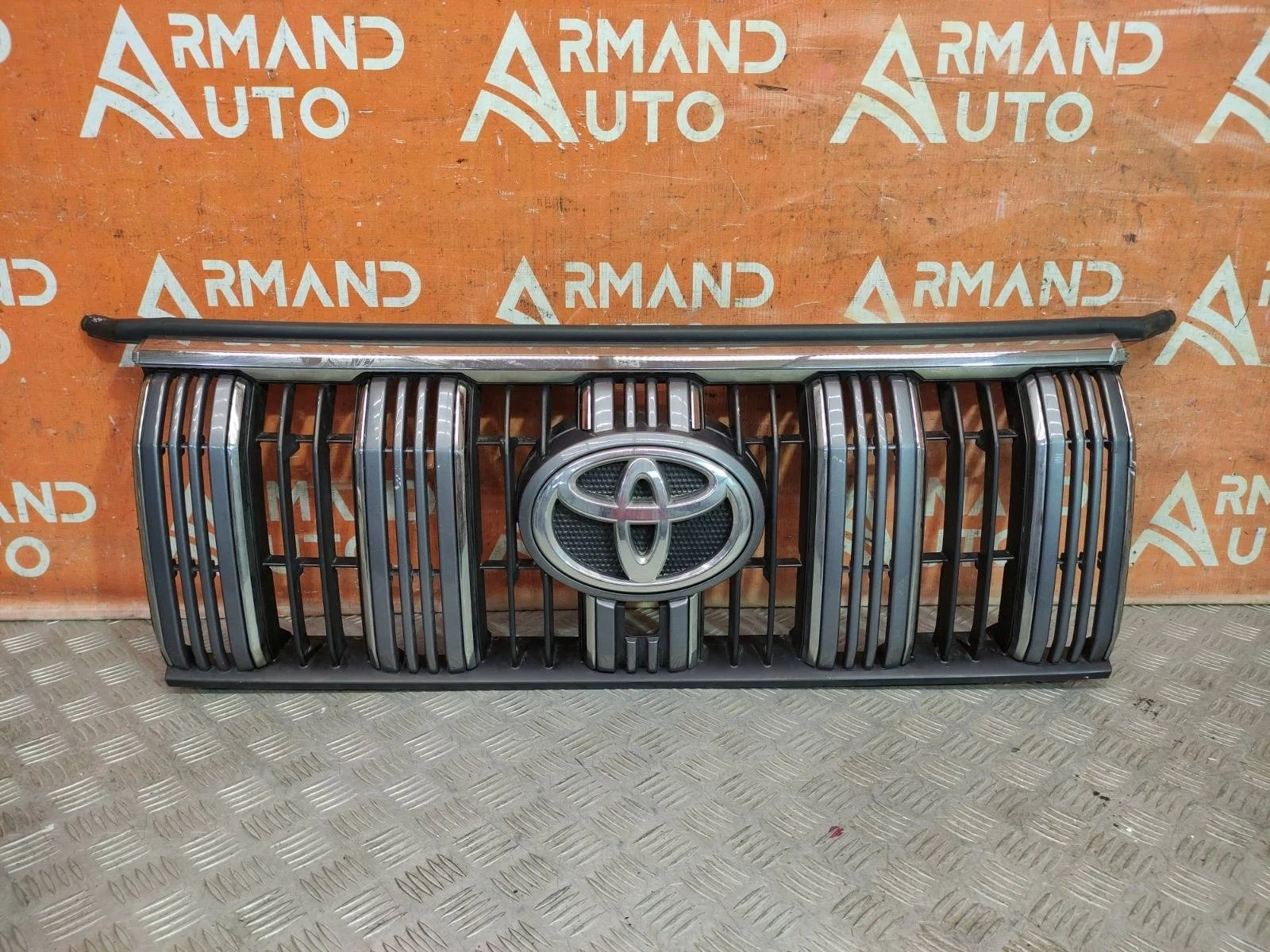 Решетка радиатора Toyota Land Cruiser Prado 2017-2020 150