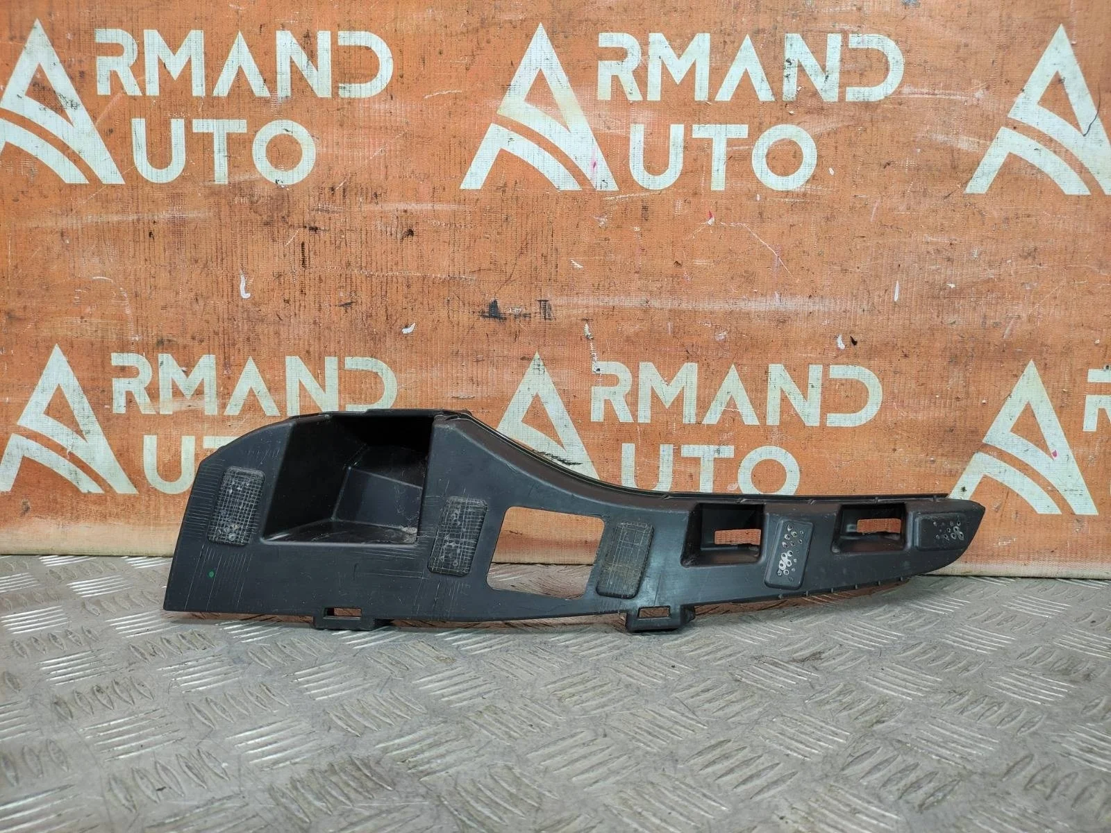 Кронштейн бампера верхний Renault Arkana 2019-нв