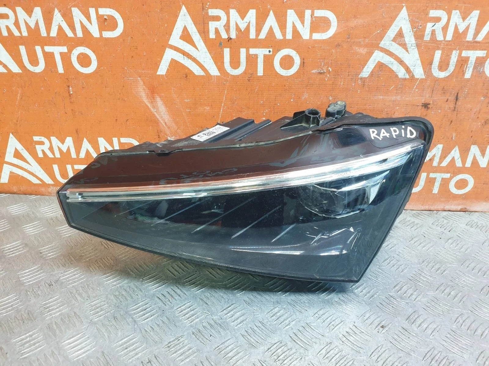 Фара Skoda Rapid 2020-нв