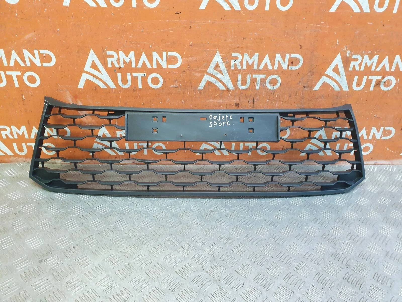 Решетка бампера Mitsubishi Pajero Sport 2015-2021 3