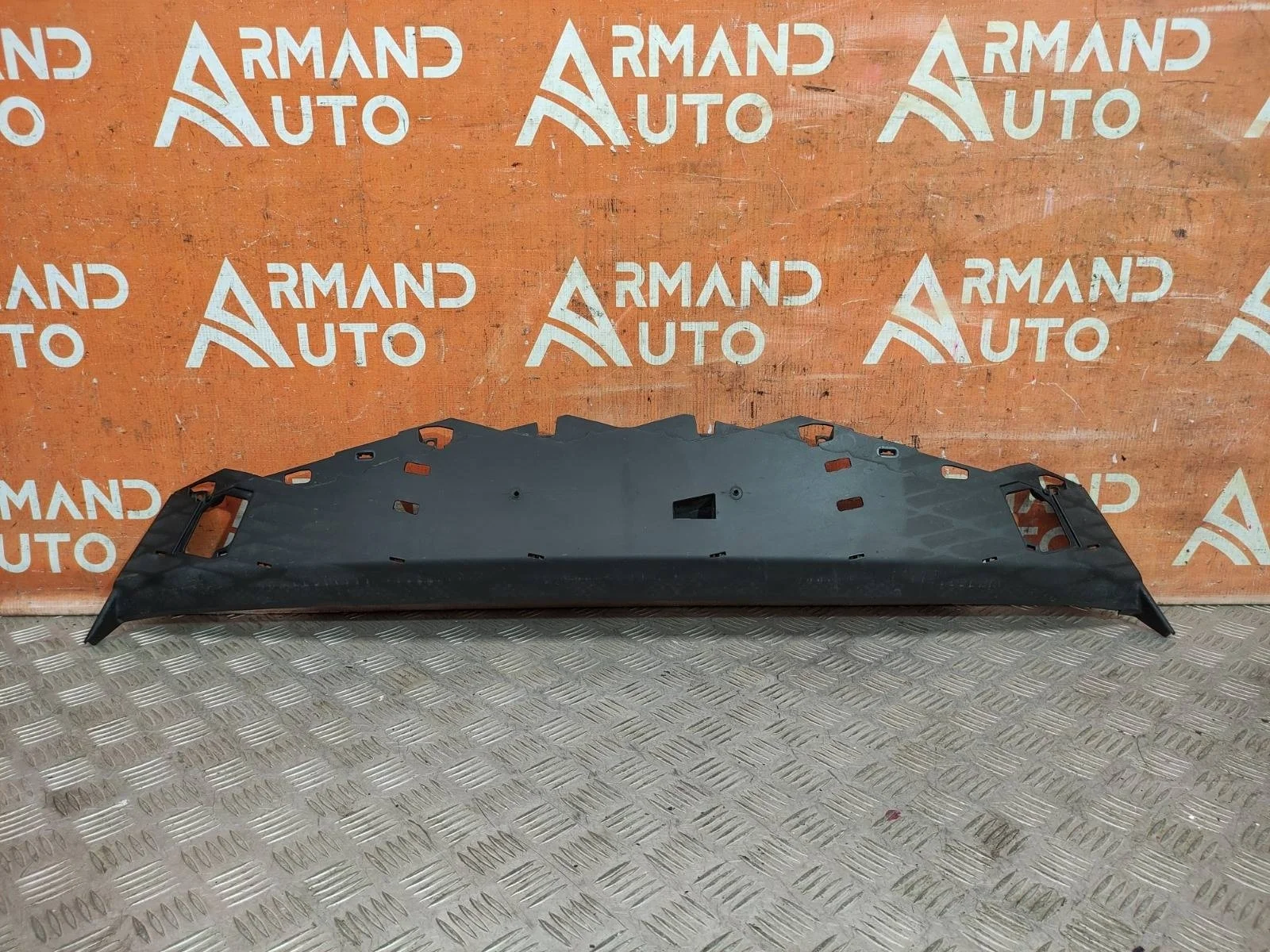 Кронштейн решетки бампера Lexus RX 2015-2019 4