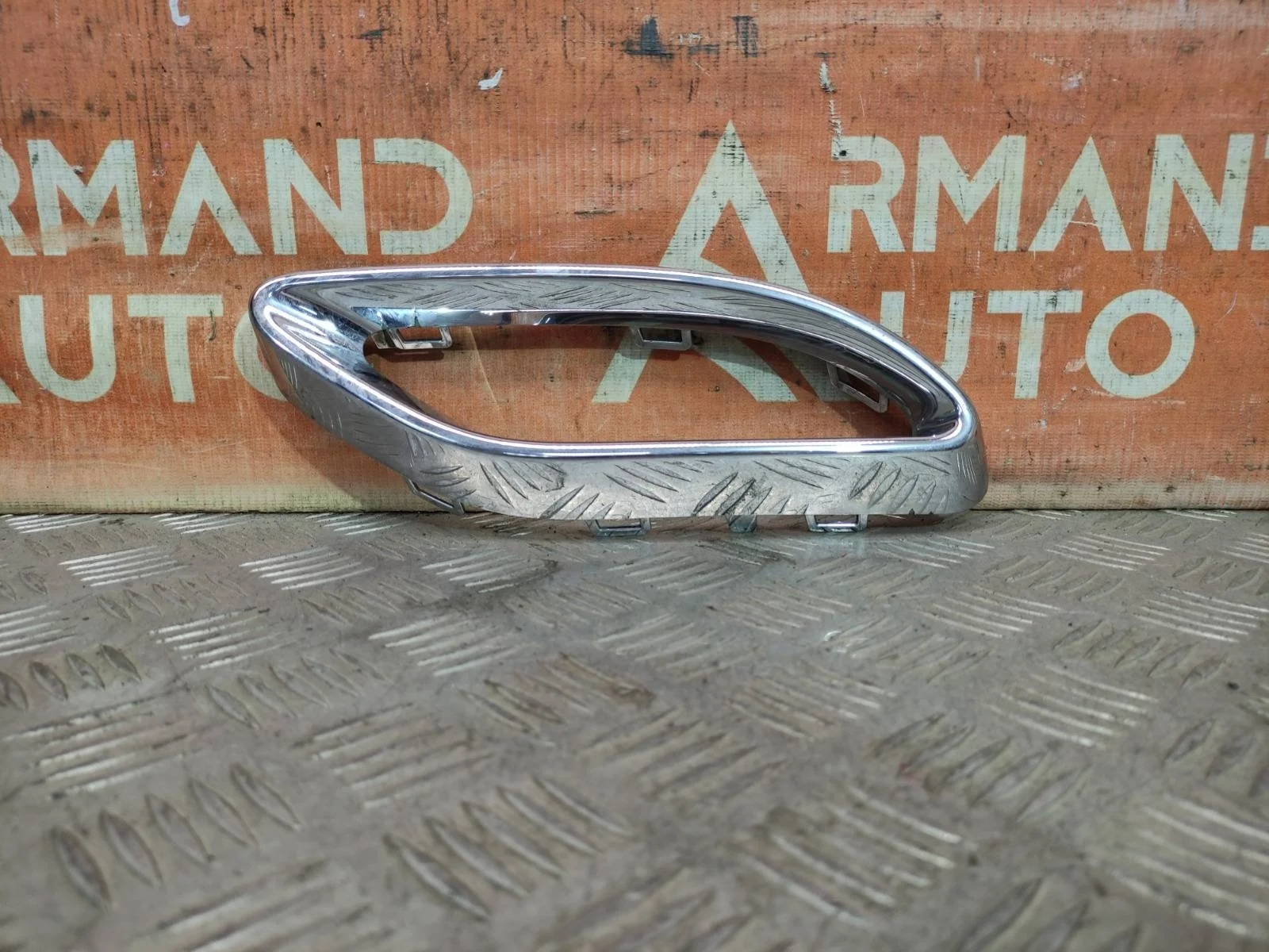 Окантовка выхлопной трубы Mercedes GLC-Class 2015-2019 X253