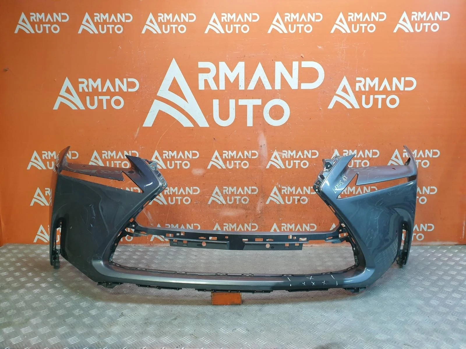 Бампер Lexus NX 2014-2017