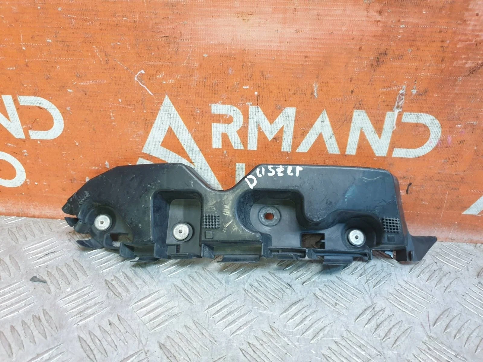 Кронштейн бампера Renault Duster 2010-2021