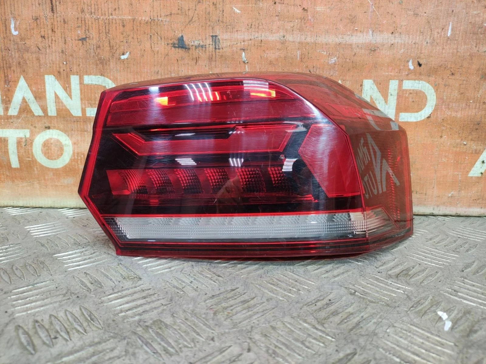 Фонарь внешний Volkswagen Polo 2020-нв 6