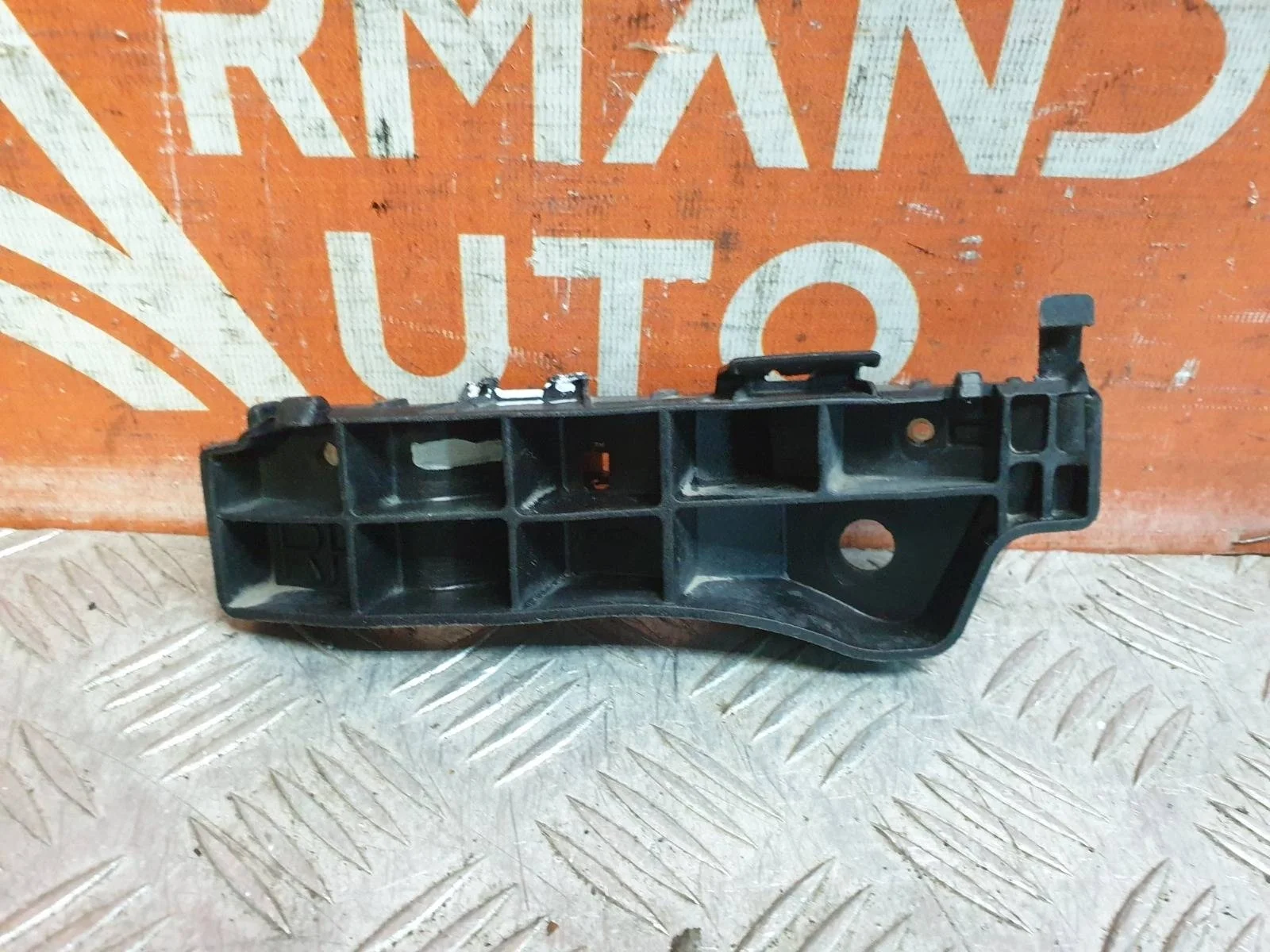 Кронштейн бампера Hyundai Santa Fe 2012-2019 3 DM