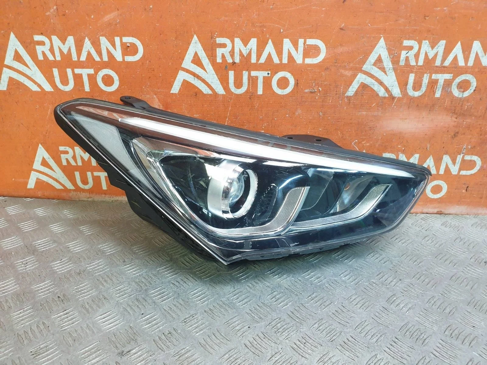 Фара Hyundai Santa Fe 2015-2019 3 DM