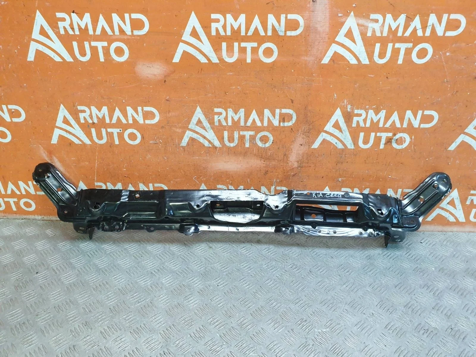 Панель передняя (суппорт радиатора) верхняя KIA Ceed 2012-2018 JD