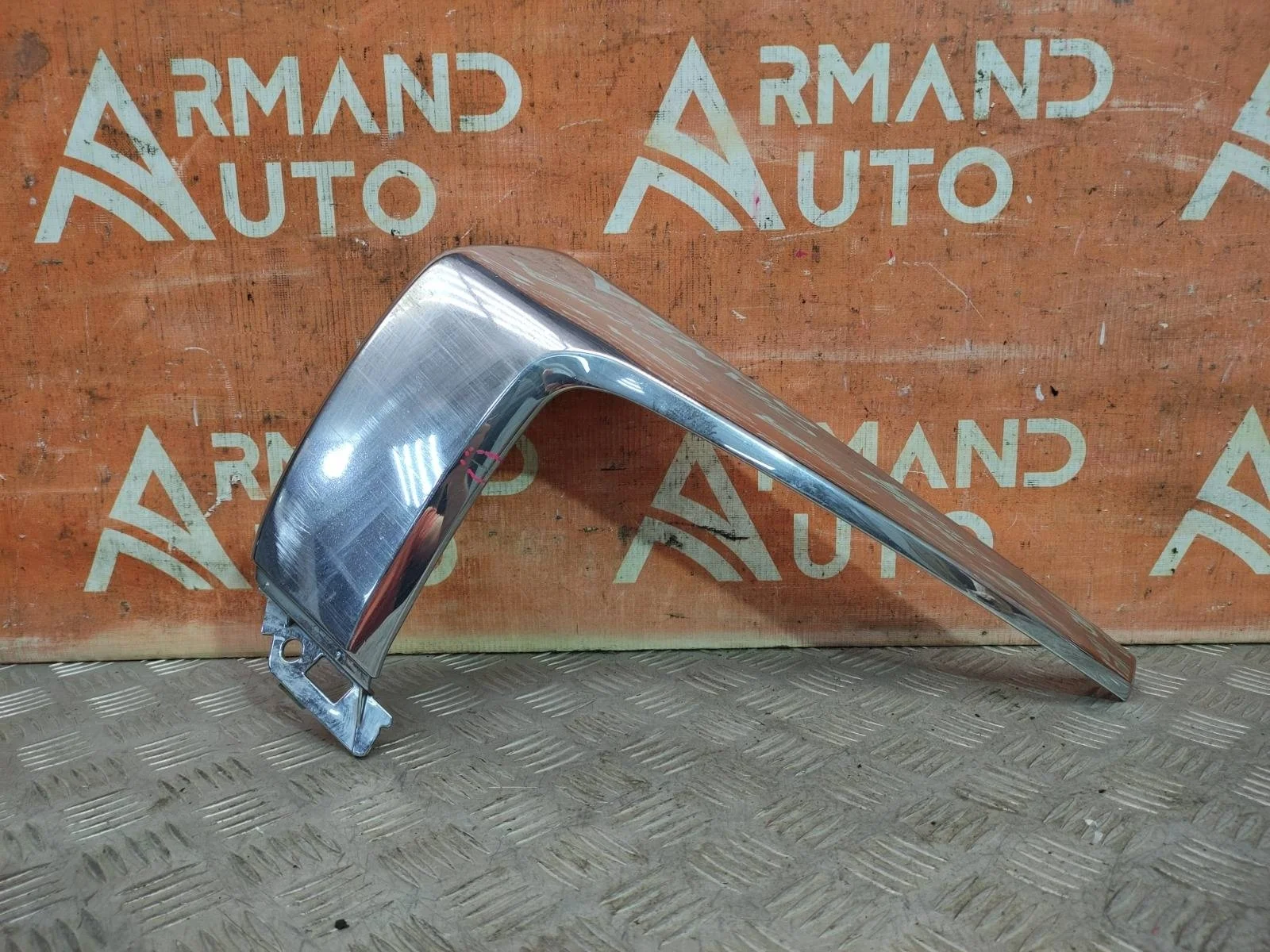 Накладка бампера MItsubishi Outlander 2015-нв 3