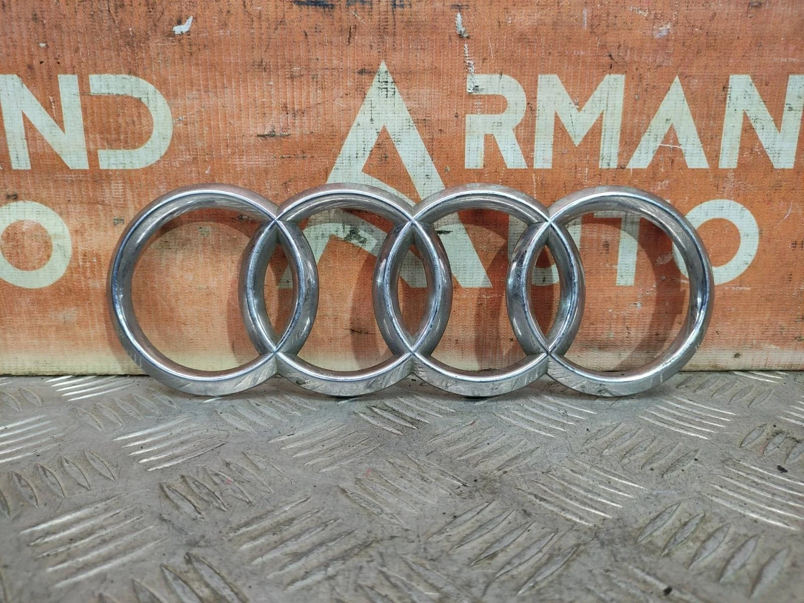 Эмблема Audi Q3 2011-2018 8U