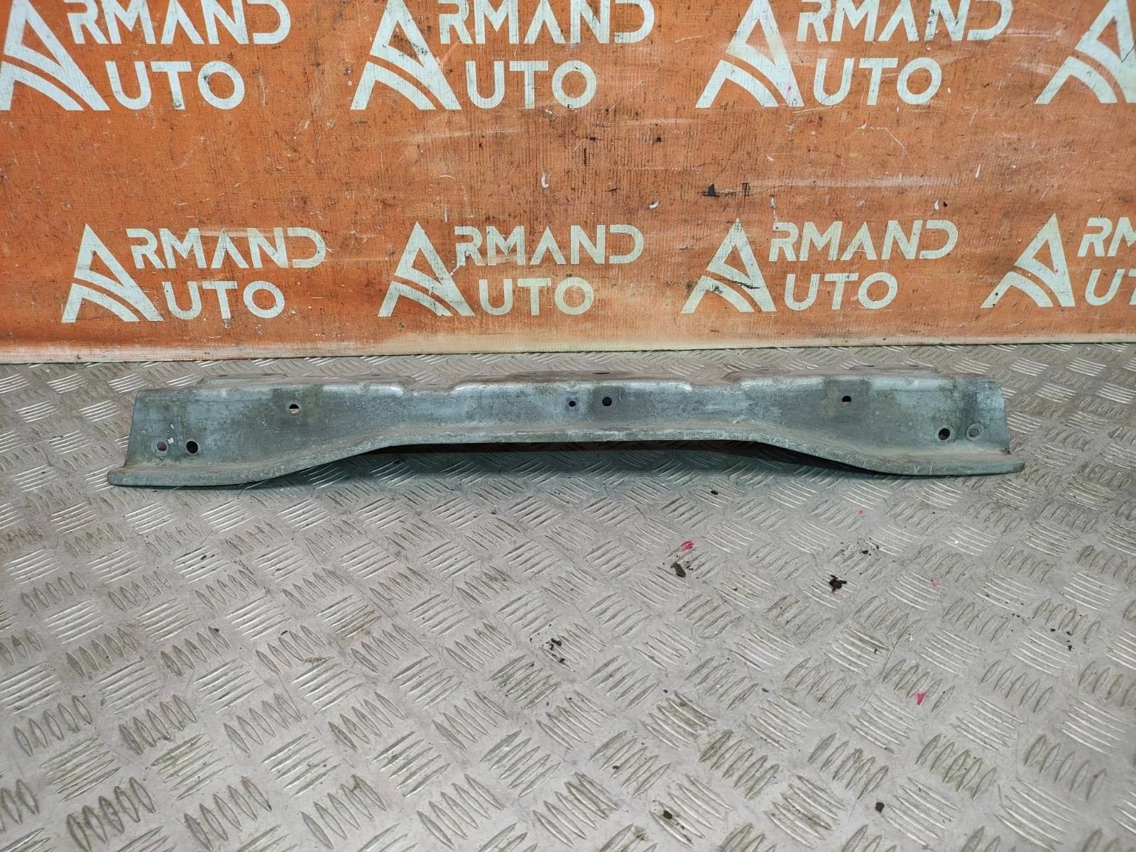 Усилитель бампера верхний Mitsubishi Outlander 2015-нв 3