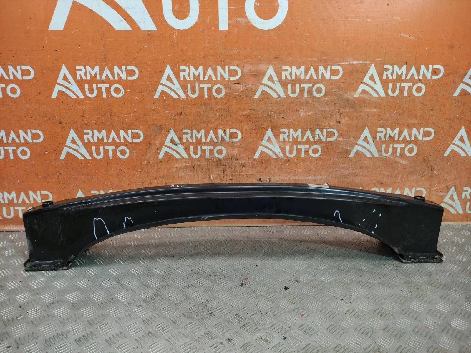 Усилитель бампера Volkswagen Touareg 2010-2018