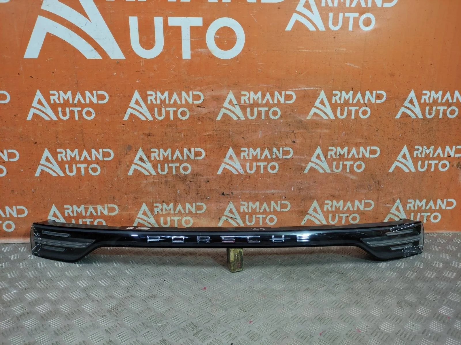 Фонарь PORSCHE Cayenne 2017-нв 3 PO536