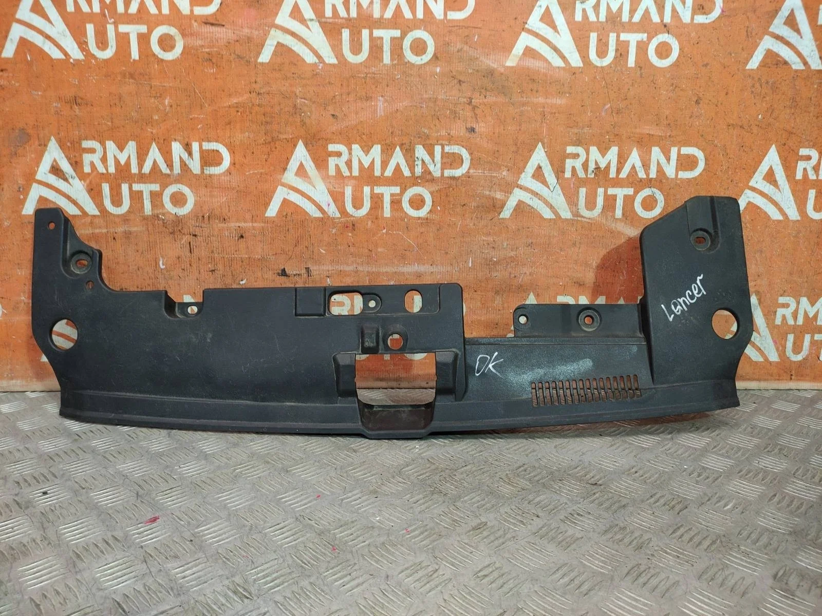 Кожух замка капота Mitsubishi Lancer 2007-2017 10