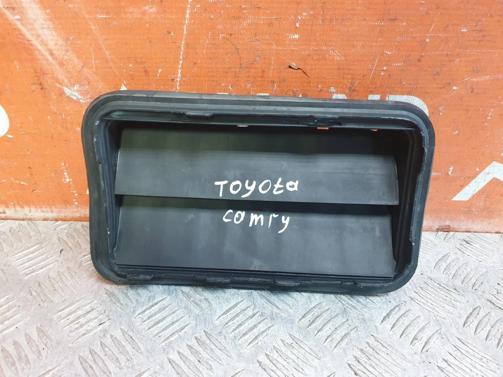 Решетка вентиляционная Toyota Camry 2011-2018 7 XV50