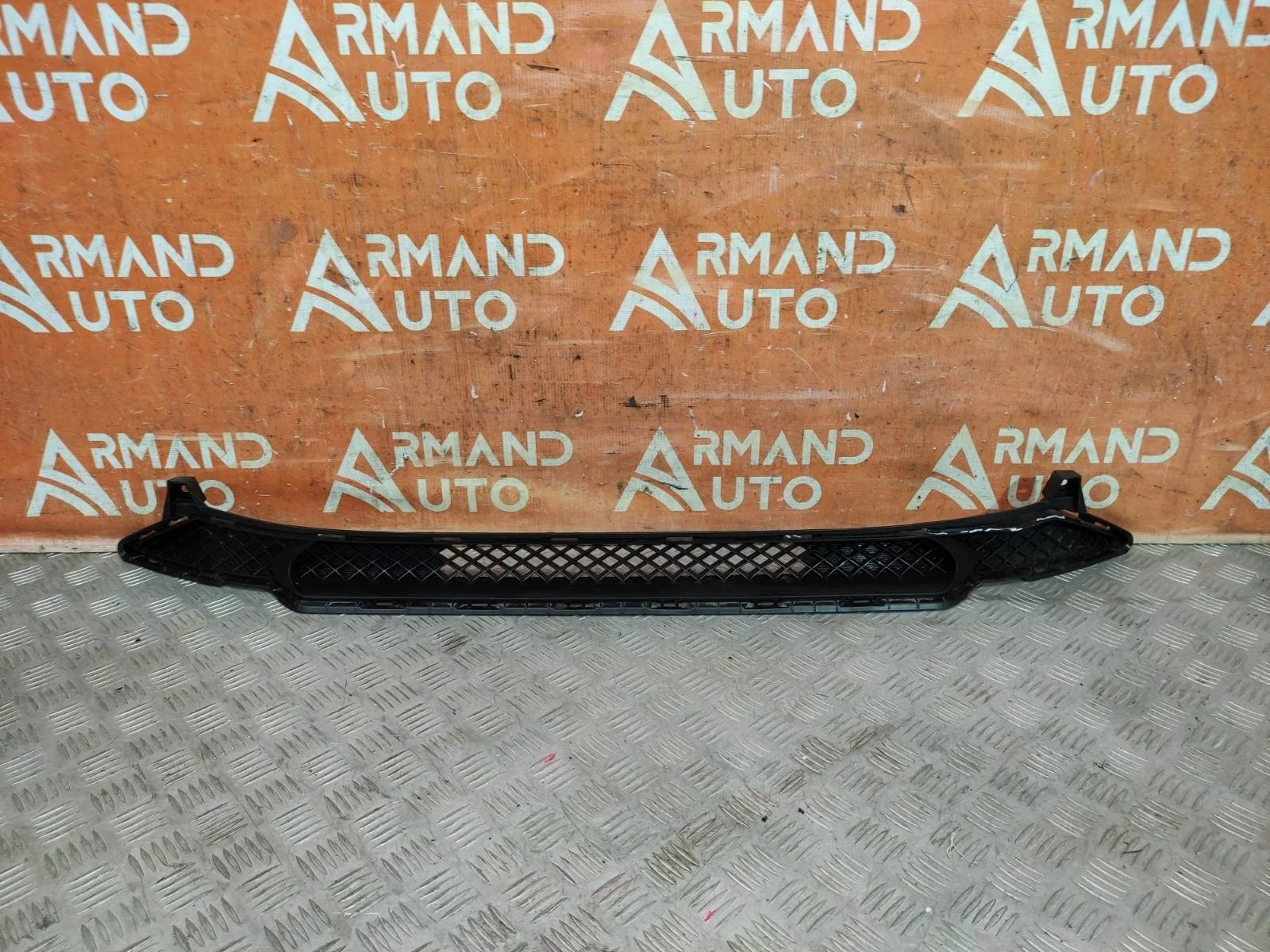 Решетка бампера Hyundai Solaris 2020-нв