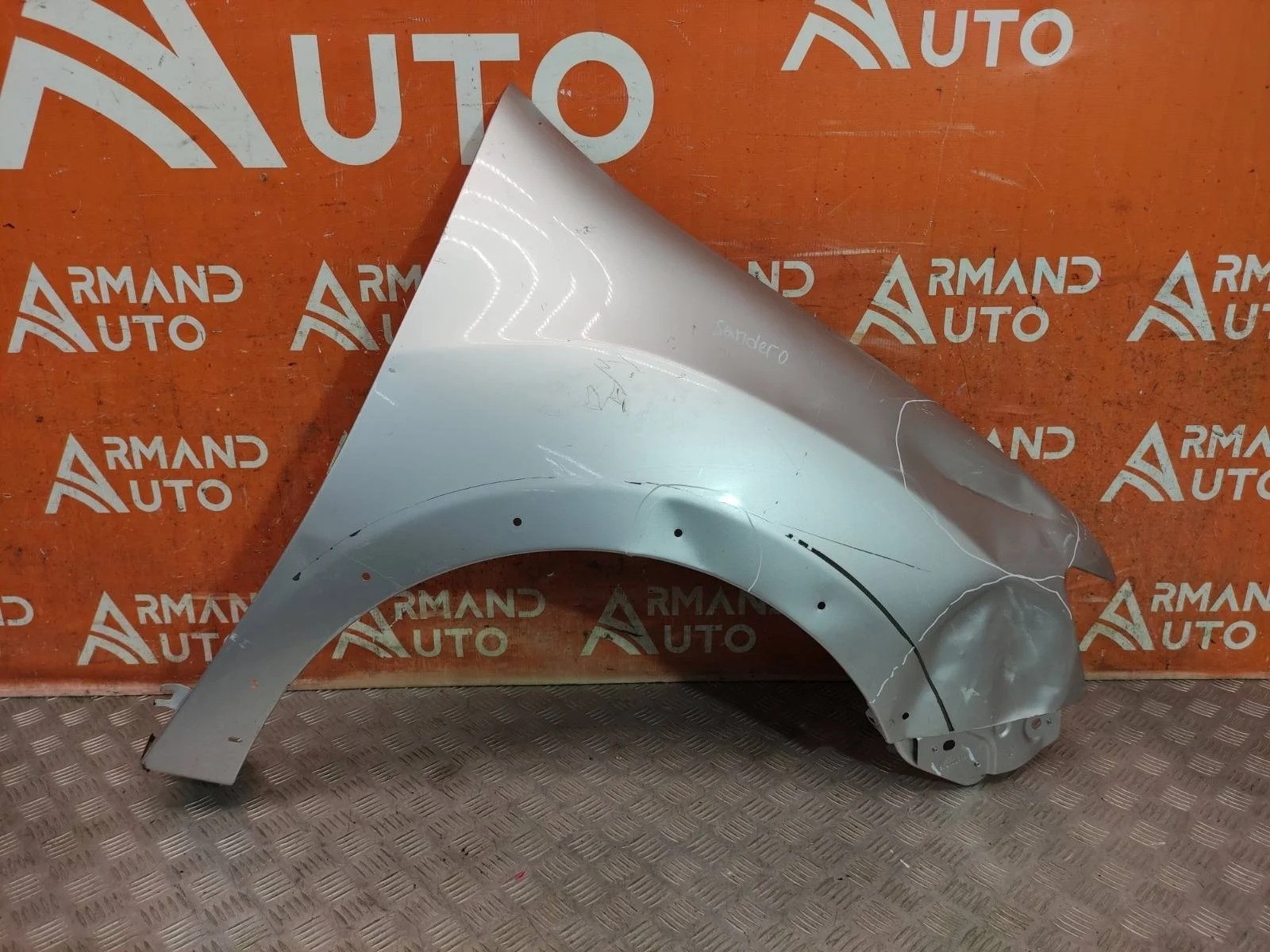 Крыло Renault Sandero 2013-2022