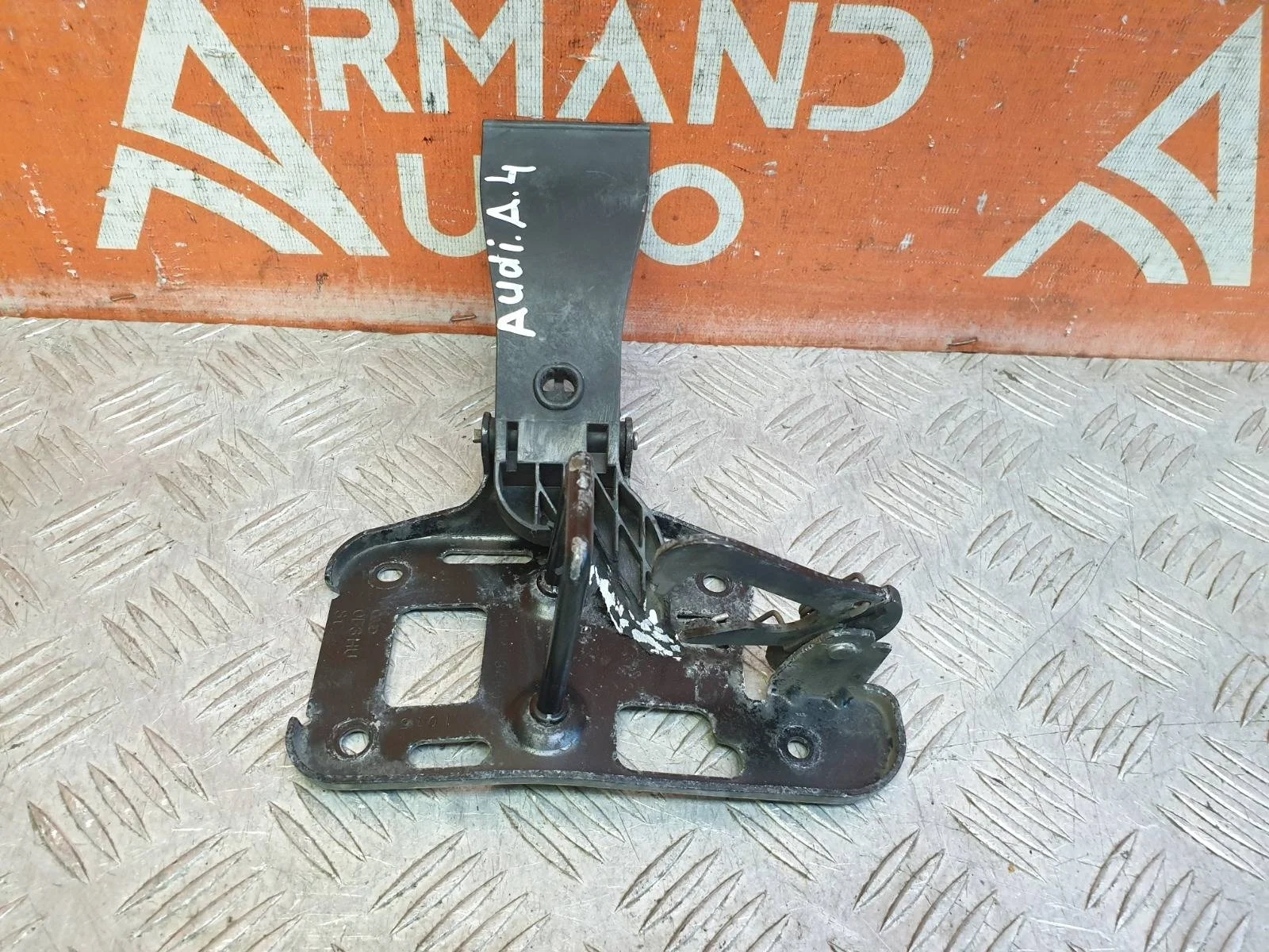 Замок капота Audi A4 2007-2015 B8