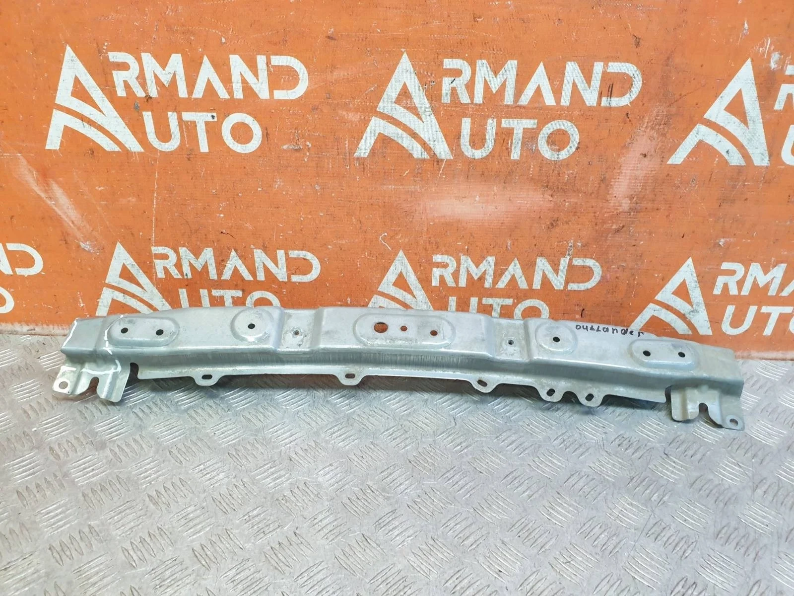 Усилитель бампера верхний Mitsubishi Outlander 2015-нв 3