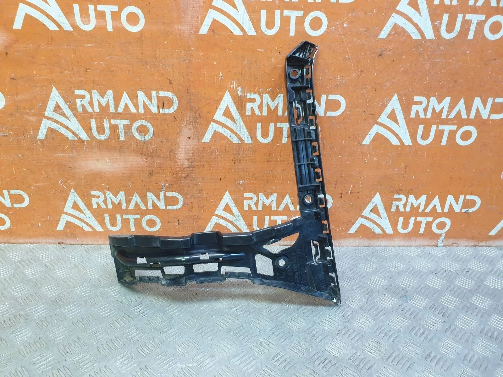 Кронштейн бампера Mercedes -Class 2014-2021 W205