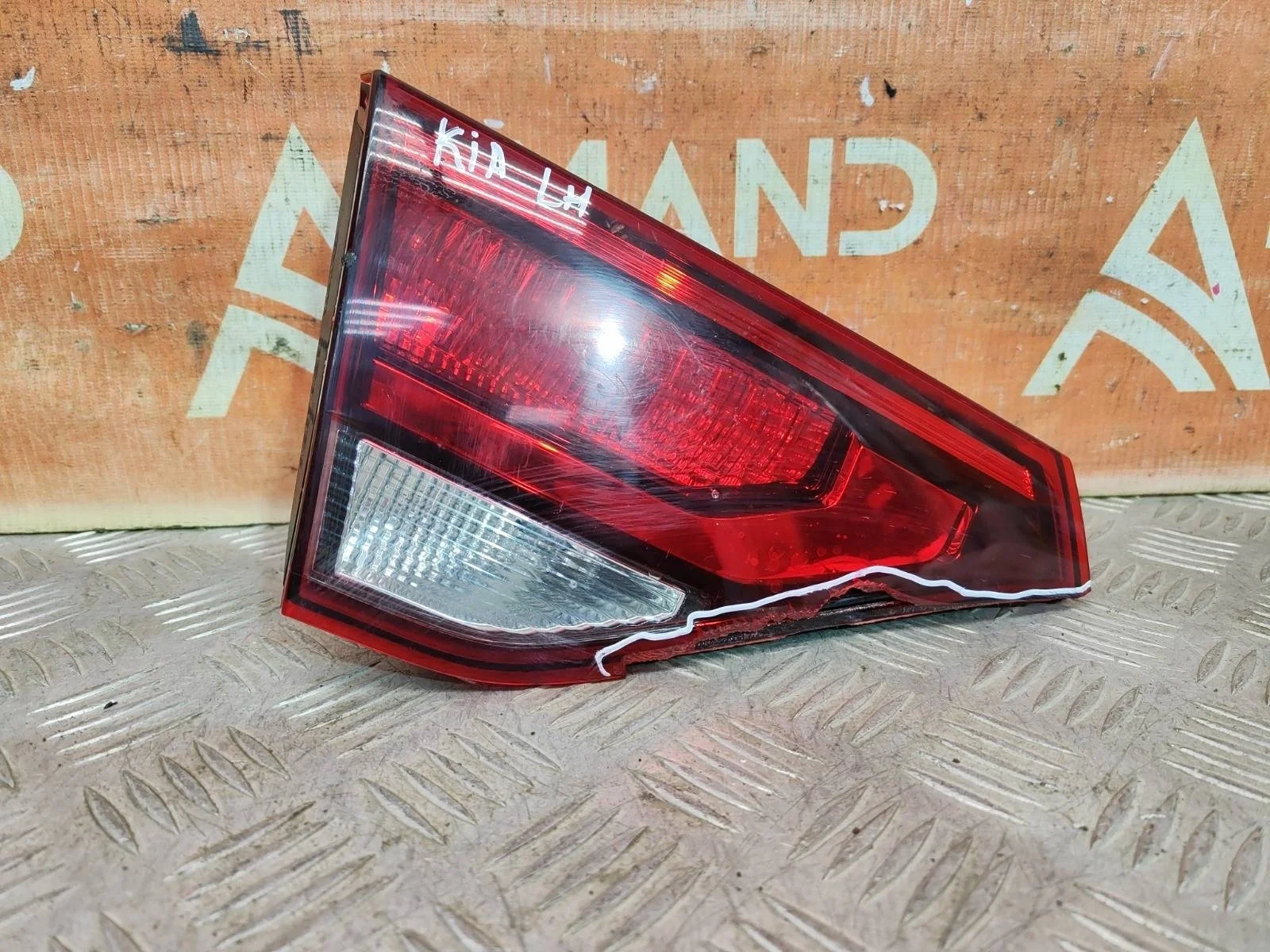 Фонарь внутренний Kia Rio 2020-нв 4 FB