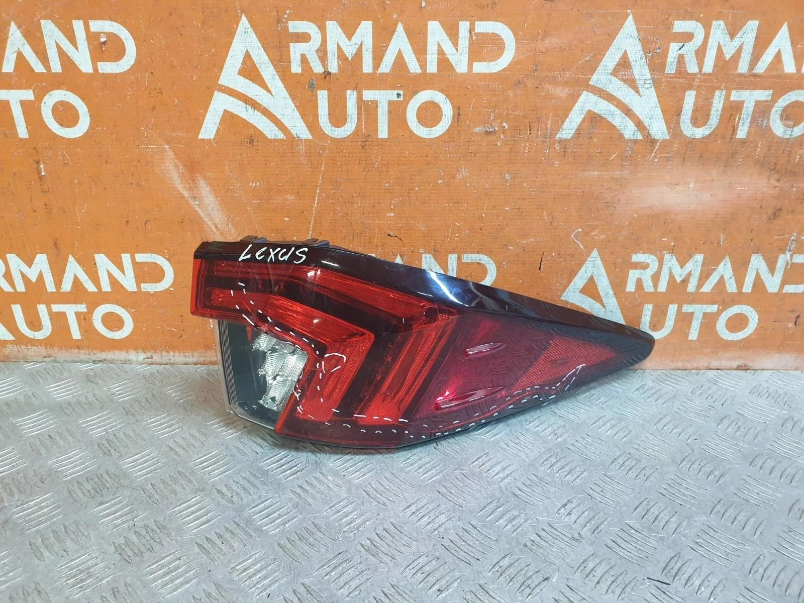 Фонарь внешний Lexus RX 2015-2019 4