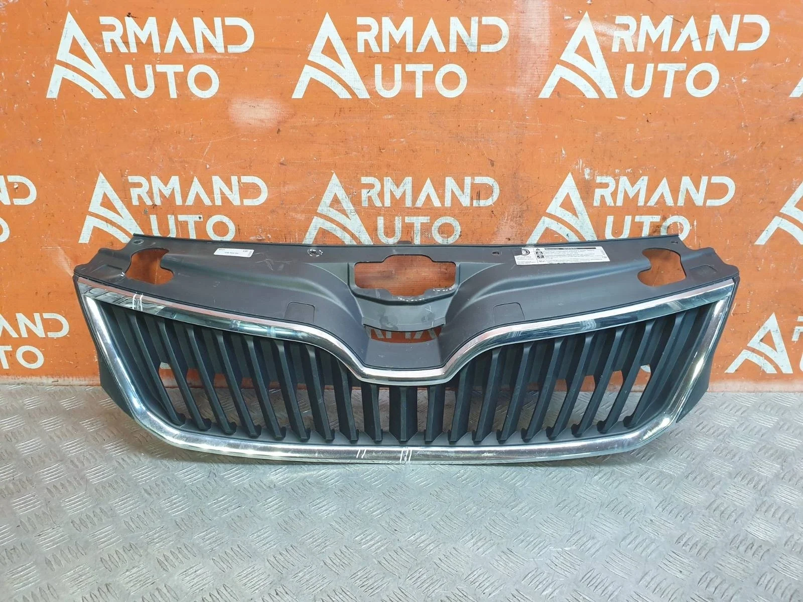 Решетка радиатора Skoda Rapid 2014-2020