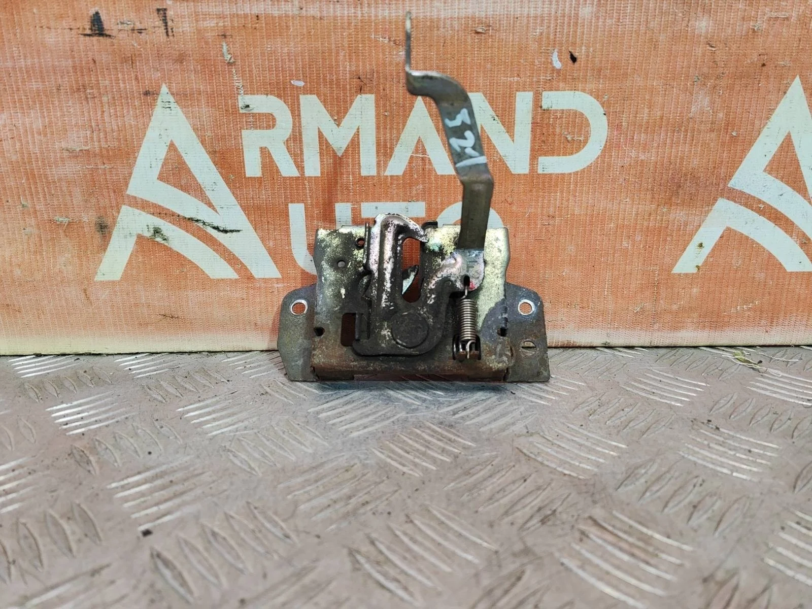 Замок капота Mitsubishi Outlander 2012-нв 3