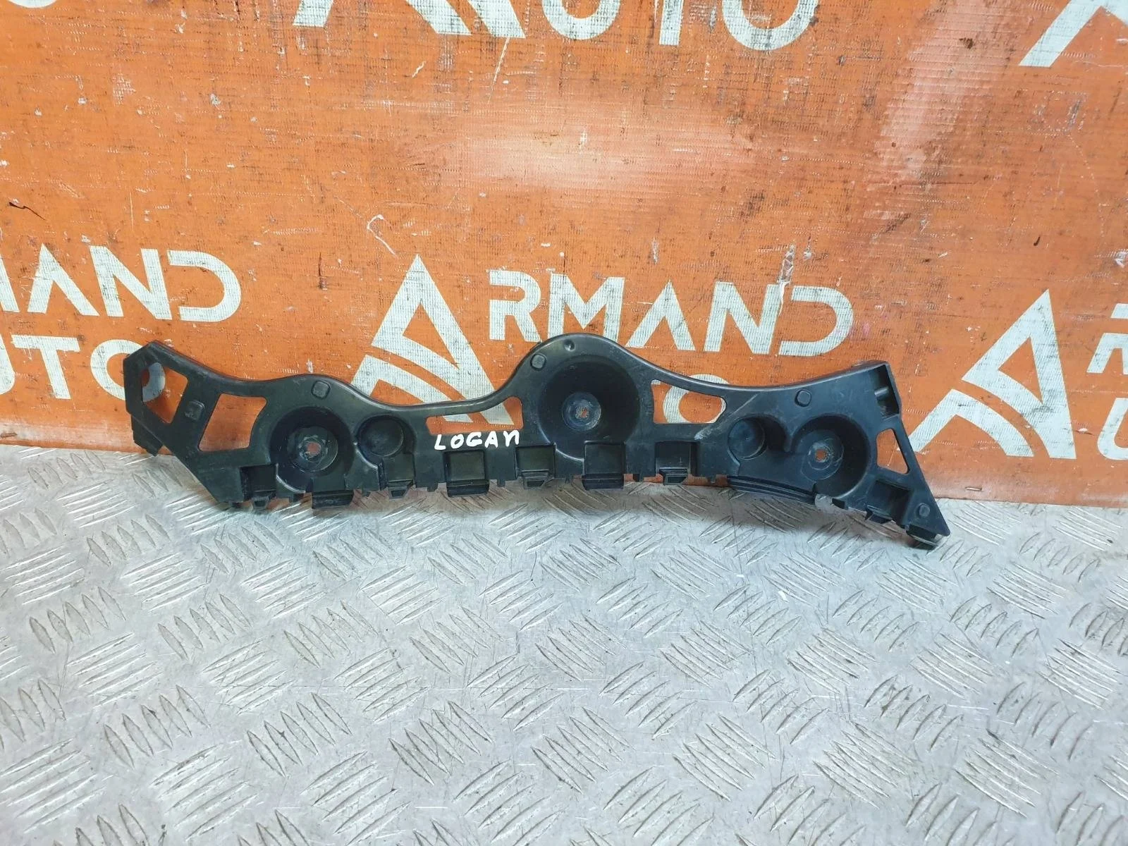 Кронштейн бампера Renault Logan 2012-2018