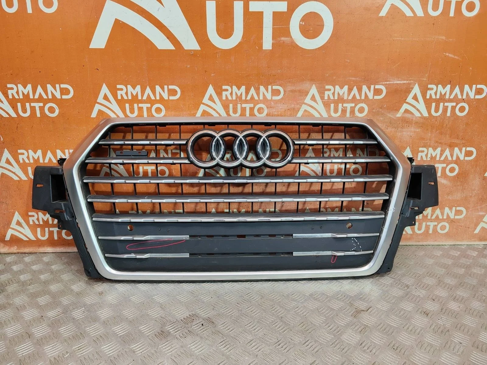 Решетка радиатора Audi Q7 2015-2020 4M
