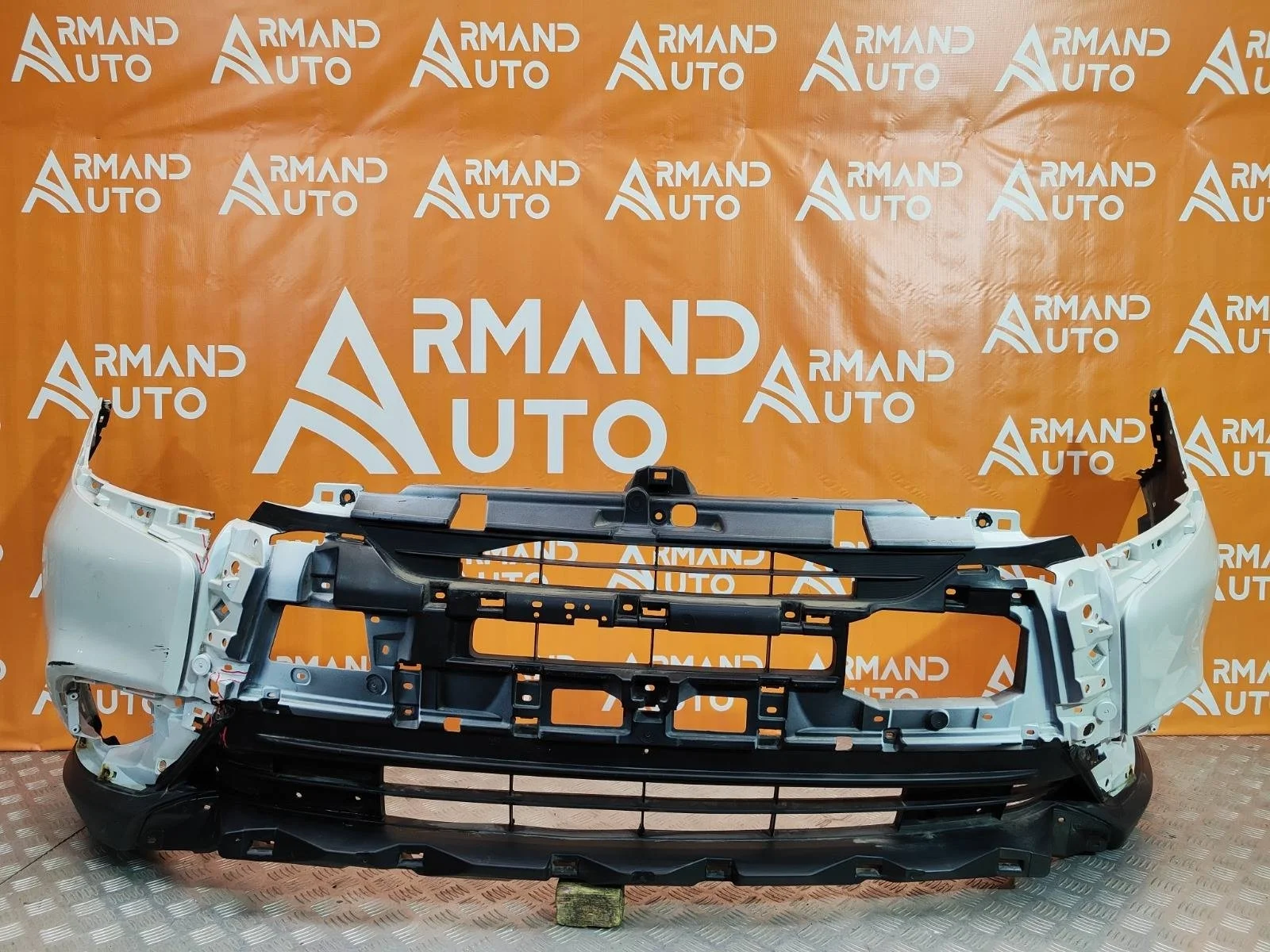 Бампер Mitsubishi Outlander 2018-нв 3